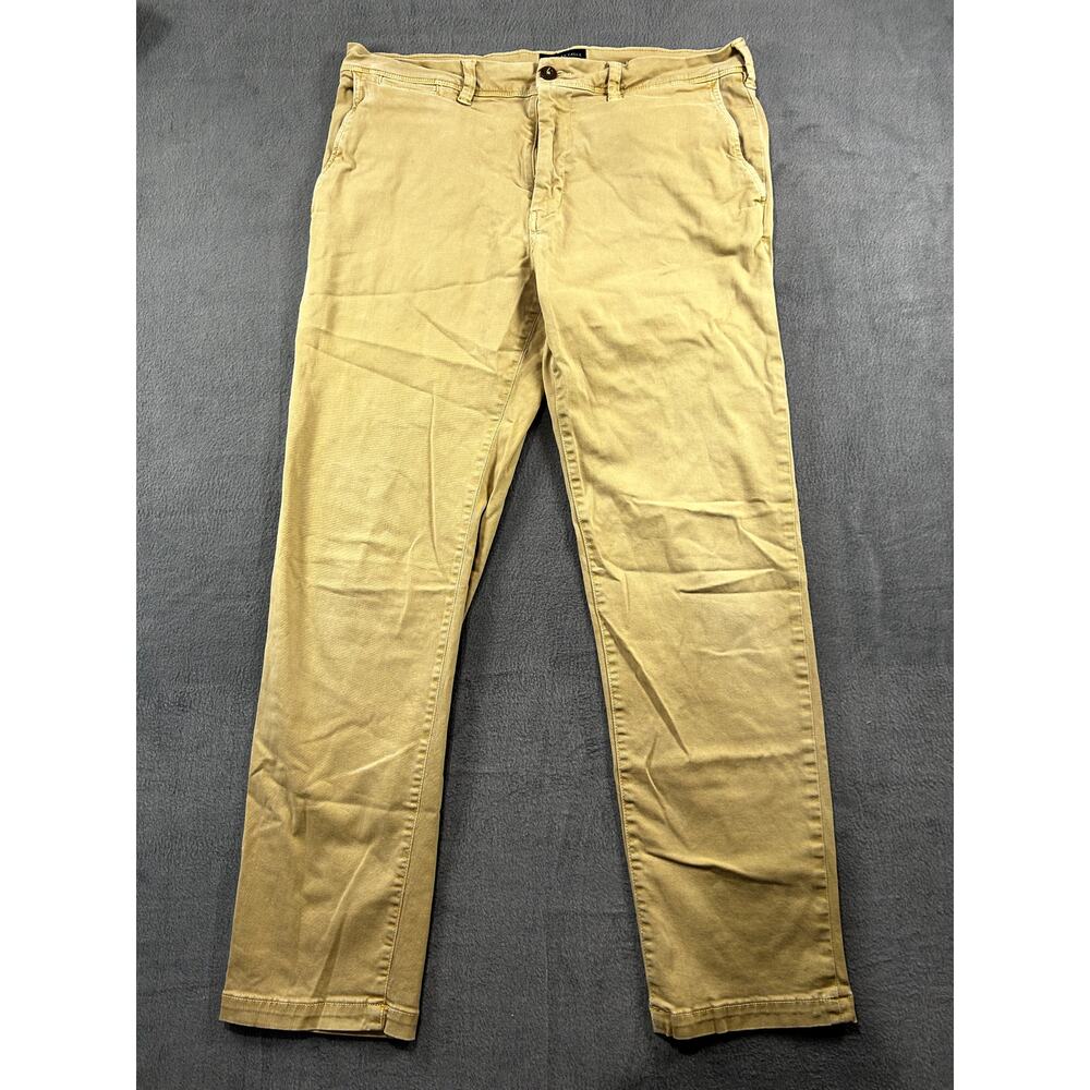 American Eagle Extreme Flex Slim Straight Khaki Pants Men’s Size 34x32